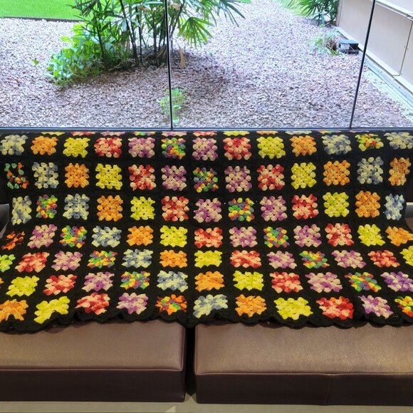 GRANNY SQUARE ROSEANNE BLANKET CROCHET THROW VINTAGE RETRO 55" X 48" COUCH CHAIR - Picture 9 of 10